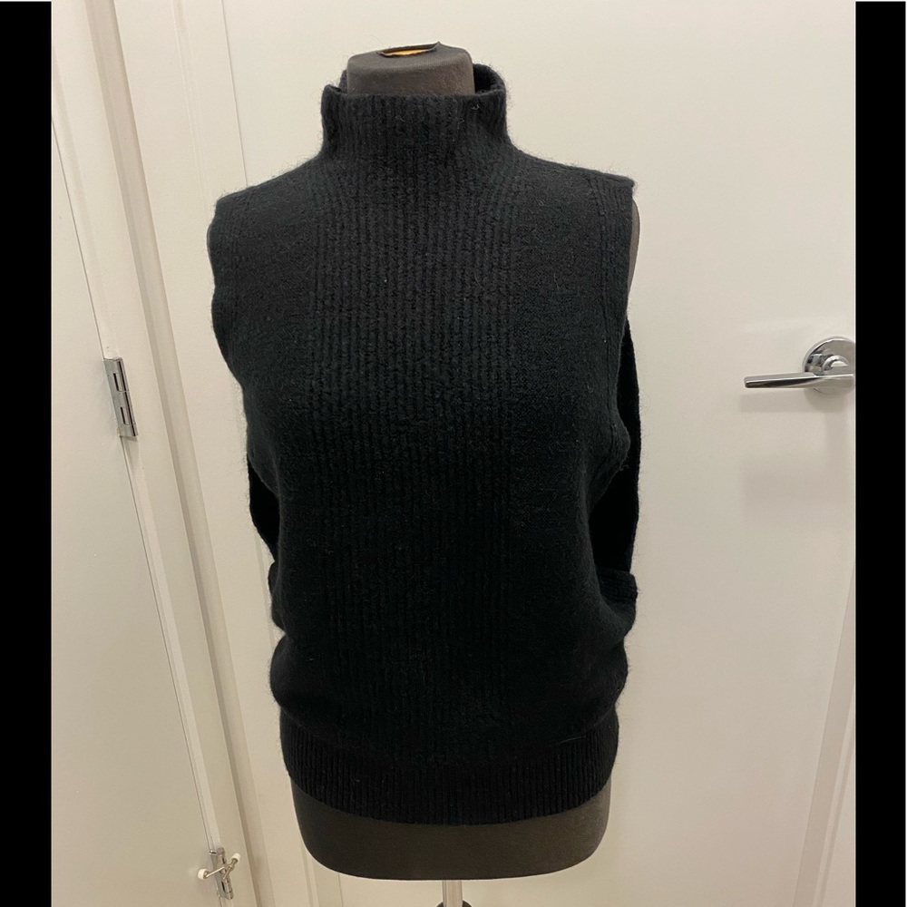 ❤️Banana republic black moc neck vest XS❤️